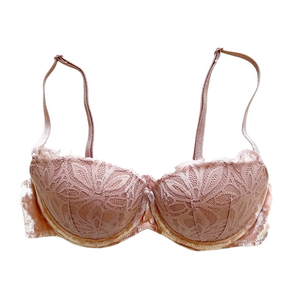 PINK Victoria’s Secret Pale Pink Lace Bra - Picture 1 of 8